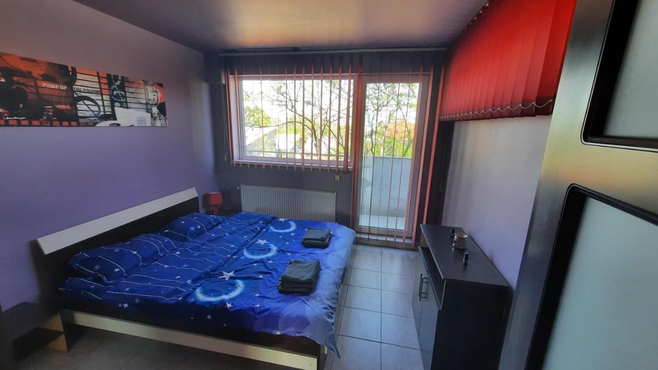 Spacious, Modern Condo In New Villa - Sleeps 6 Bucarest Exterior foto