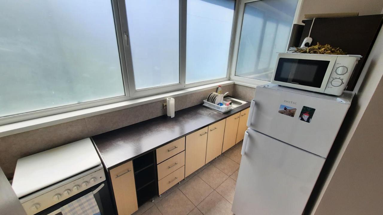 Spacious, Modern Condo In New Villa - Sleeps 6 Bucarest Exterior foto