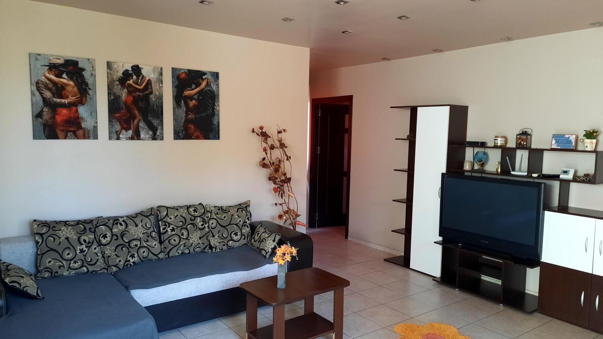 Spacious, Modern Condo In New Villa - Sleeps 6 Bucarest Exterior foto